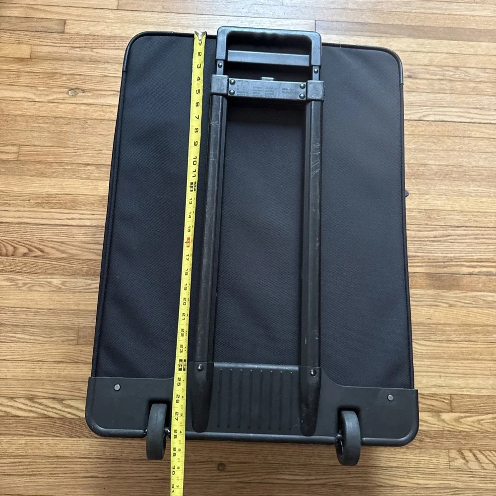 Briggs And Riley XL 28x21 Expandable 2 Wheel Luggage With Internal Garment Bag